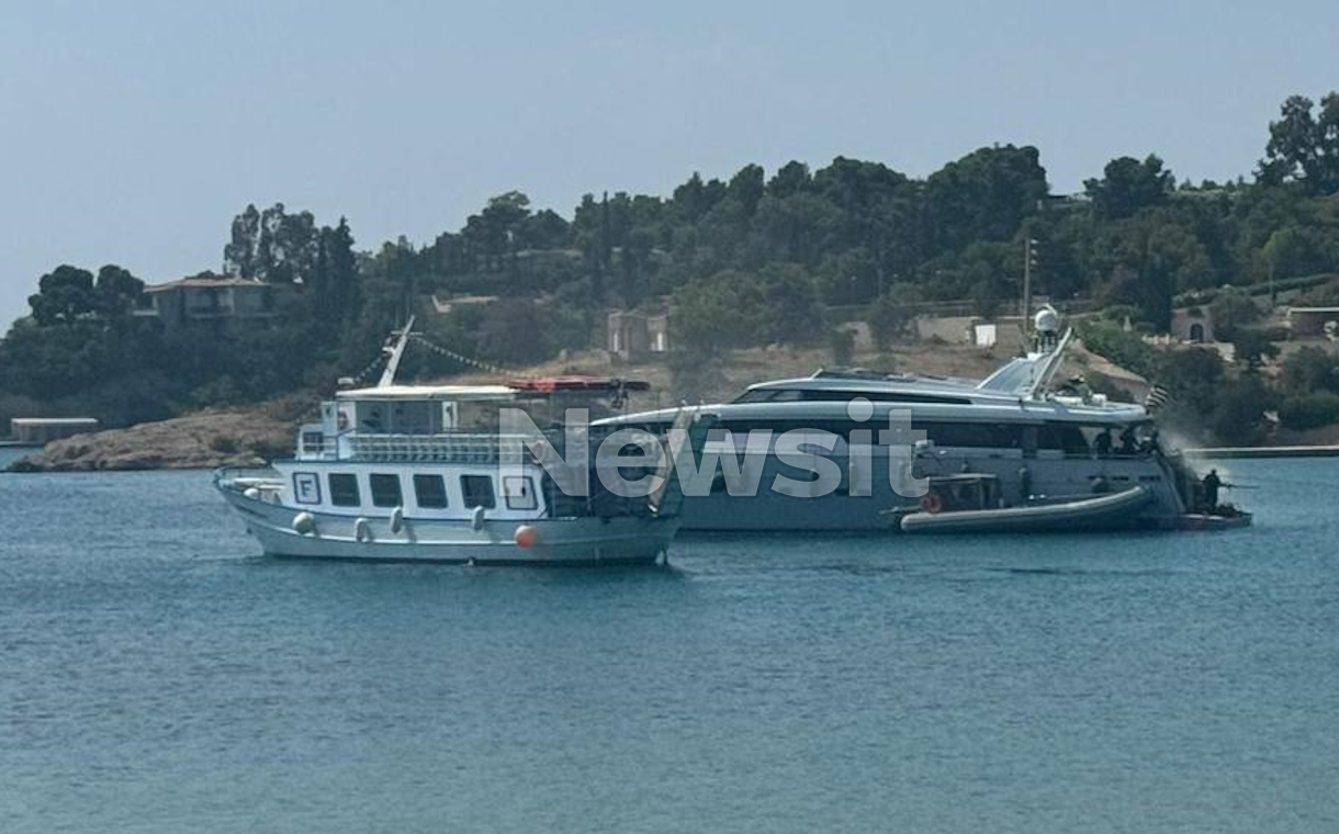 Φωτιά σε θαλαμηγό στο Πόρτο Χέλι