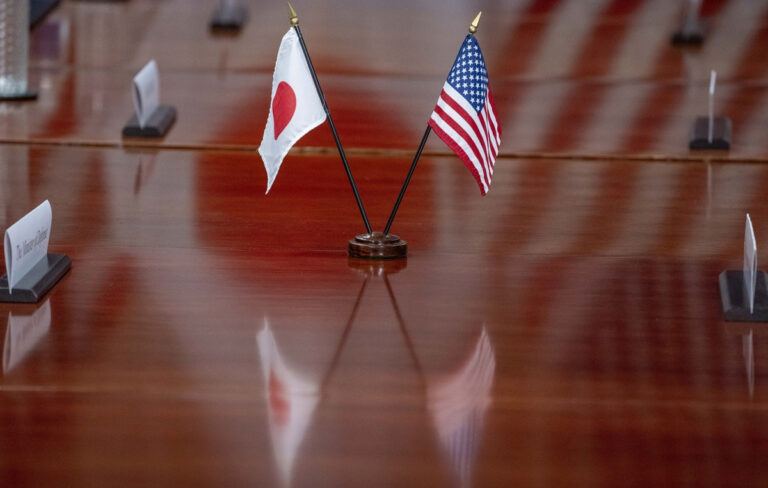 Ιαπωνία προς ΗΠΑ: Ζητούμε δίκαιη και ισότιμη εμπορική συμφωνία