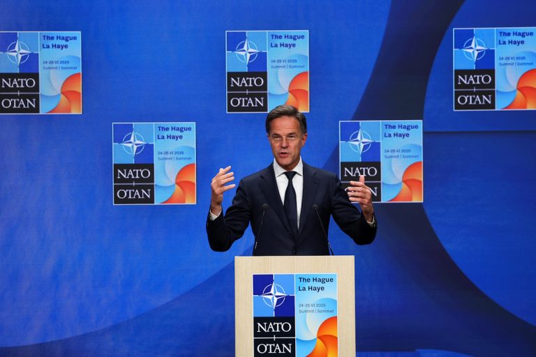 Σύνοδος ΝΑΤΟ: Τι σημαίνει για την Ελλάδα το 5% του ΑΕΠ για αμυντικές δαπάνες έως το 2035