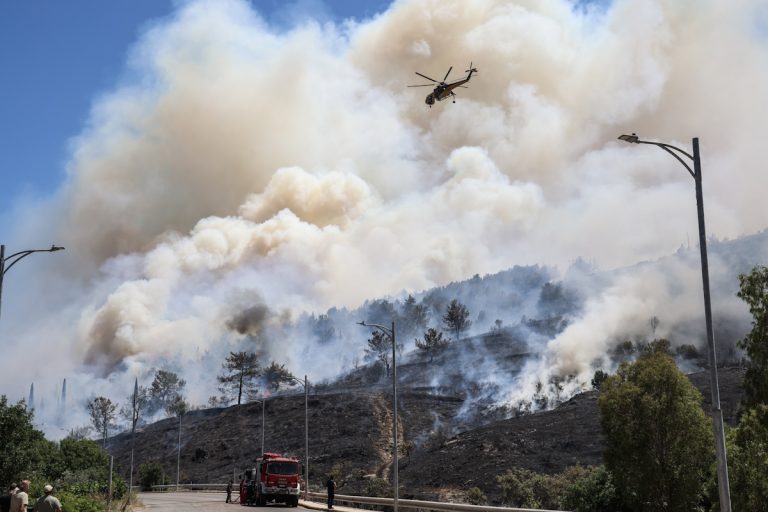 Φωτιά στη Χίο: Παραδομένο στις φλόγες το νησί, νέα μηνύματα από το 112 – Κάηκαν πάνω από 60.000 στρέμματα