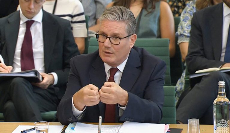 Βρετανία: Ο πρωθυπουργός ανακαλεί τους υπουργούς του από τις θερινές διακοπές, για να συζητήσουν την κατάσταση στη Γάζα