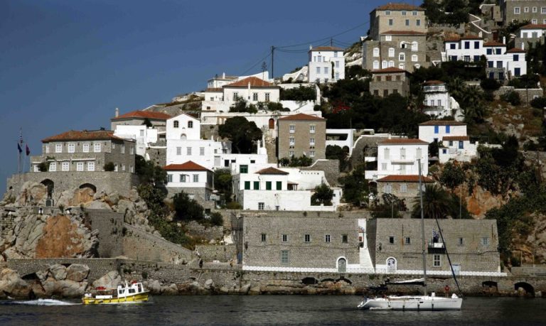 Μόνο με άδεια τα οχήματα στην Ύδρα – Ποιοι εξαιρούνται και πώς γίνεται η αίτηση