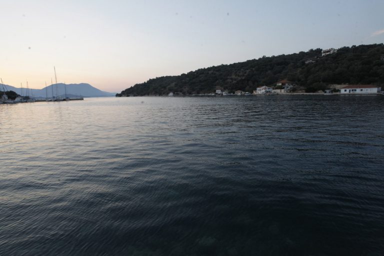 Τραυματισμός ανηλίκου μετά από πτώση σε βράχια στο Μεγανήσι Λευκάδας