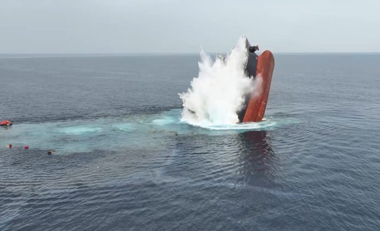 Διαχειρίστρια εταιρεία Eternity C: Ένας νεκρός και τέσσερις αγνοούμενοι ο μέχρι στιγμής απολογισμός της επίθεσης των Χούθι στο ελληνόκτητο φορτηγό πλοίο 