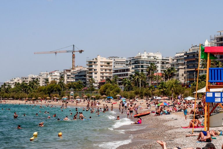 Θρίλερ δίχως τέλος με το κοριτσάκι που βρέθηκε νεκρό στην παραλία Έδεμ – Περίπου 4 ετών υπολογίζεται η ηλικία του – Σαρώνει την περιοχή για κάμερες το λιμενικό