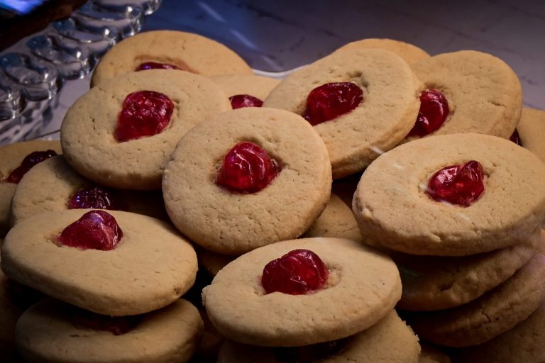 Εορτολόγιο: Ποιοι γιορτάζουν σήμερα 15 Ιουλίου