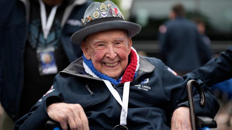 Πέθανε ο Papa Jake βετεράνος του Β’ Παγκοσμίου Πολέμου  και σύμβολο του  TikTok