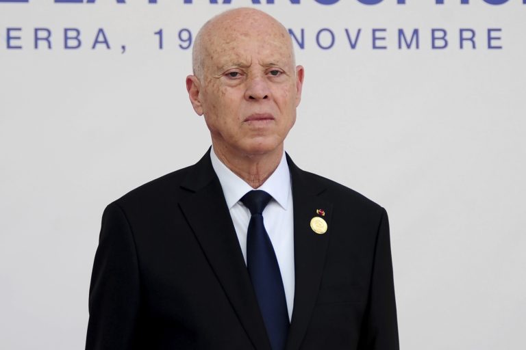 Τυνήσια: Δικαστήριο καταδίκασε δικηγόρο που ασκεί κριτική στον πρόεδρο, Καΐς Σαγιέντ σε δύο χρόνια φυλάκιση