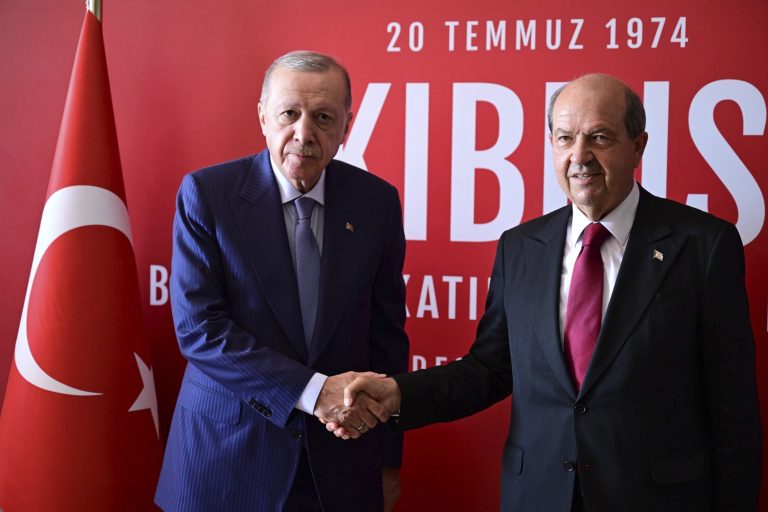 Προκλητική ρητορική Ερντογάν από τα Κατεχόμενα – Καλεί τη διεθνή κοινότητα «να συμφιλιωθεί με την πραγματικότητα»