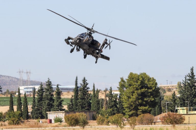 Apache: Από την κατάρρευση στη διάσωση – Η σωτήρια συμφωνία για τα ελληνικά μαχητικά ελικόπτερα