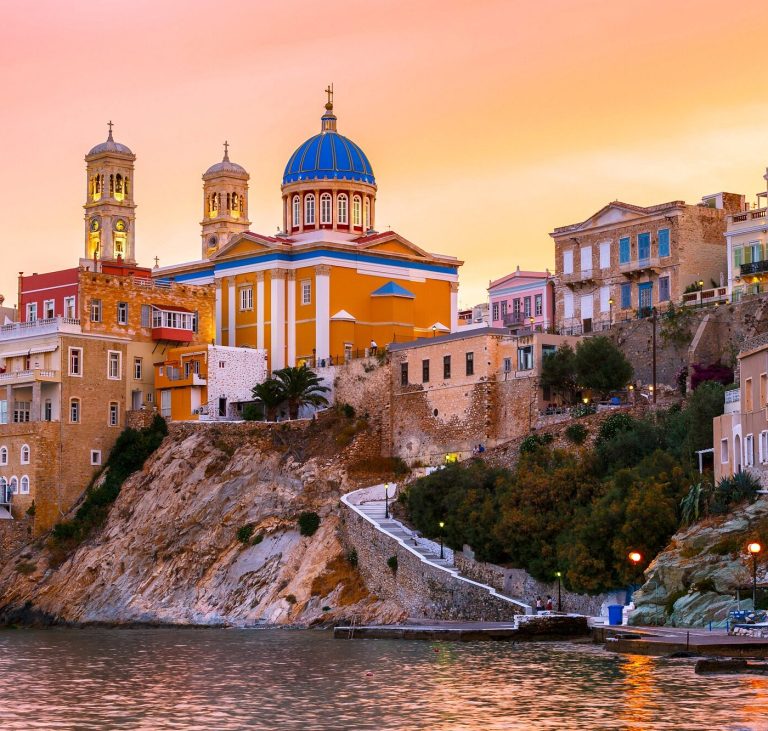 Η Σύρος στους ονειρικούς προορισμούς του Travel Dreams Magazine