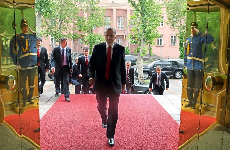 Τουρκία: «Χούντα Ερντογάν» καταγγέλλει η αντιπολίτευση