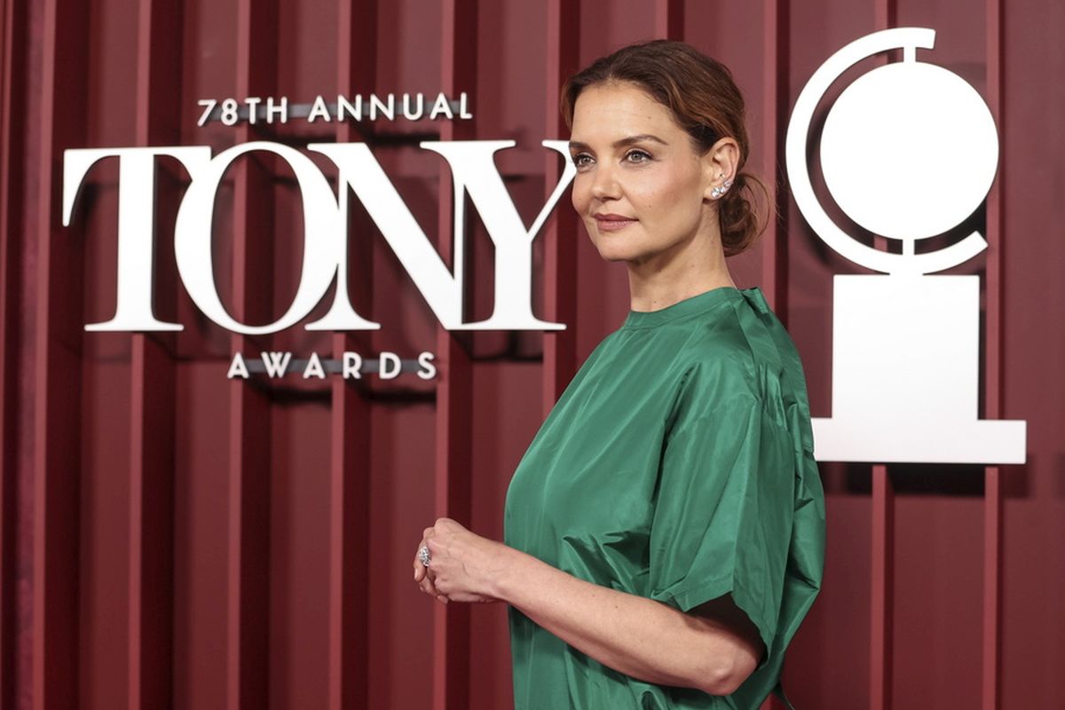 78th Tony Awards Red Carpet Κέιτι Χολμς