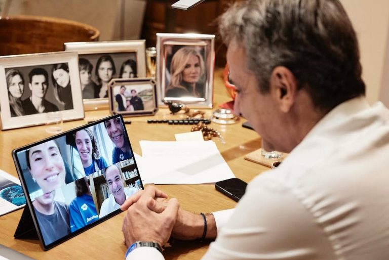 Ο Κυριάκος Μητσοτάκης επικοινώνησε με την παγκόσμια πρωταθλήτρια Εθνική πόλο των Γυναικών