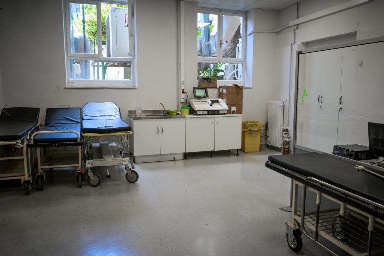 Σοκ στη Θήβα: Αγνοούνταν από το Σάββατο και βρέθηκε νεκρός στην ταράτσα του νοσοκομείου