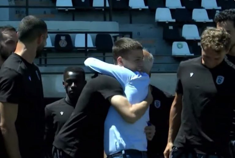 Ιβάν Σαββίδης: Η πατρική αγκαλιά του ιδιοκτήτη του ΠΑΟΚ στον Γιάννη Κωνσταντέλια