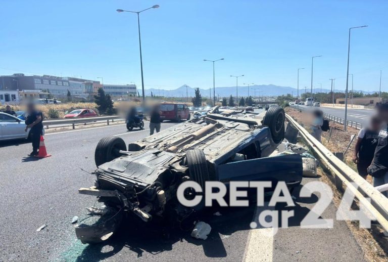 Τροχαίο με 4 τραυματίες στον ΒΟΑΚ – Στραπατσαρισμένα αυτοκίνητα και σπασμένα κομμάτια στην άσφαλτο