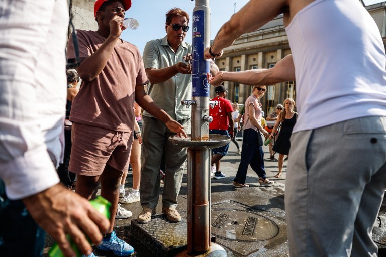 Η Γαλλία σε κατάσταση συναγερμού λόγω του παρατεταμένου κύματος καύσωνα – Θα διαρκέσει έως το Σαββατοκύριακο του Δεκαπενταύγουστου