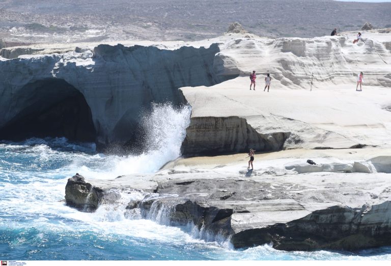 Μήλος: Πώς συνέβη η τραγωδία με το ζευγάρι τουριστών που πνίγηκε στο Σαρακήνικο