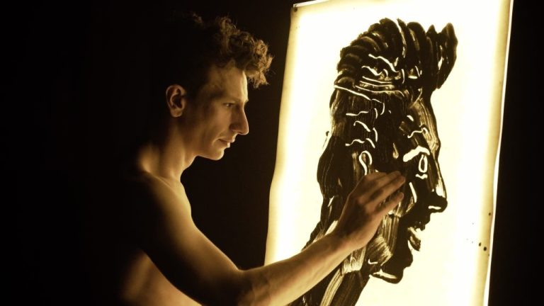 Μιχάλης Σαράντης: «Ο Αίαντας θυσιάζεται για να μας διδάξει τα όρια»