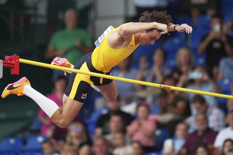 Αδιανόητος Ντουπλάντις: Νέο παγκόσμιο ρεκόρ με άλμα στα 6,29 – Δεύτερος ο Καραλής