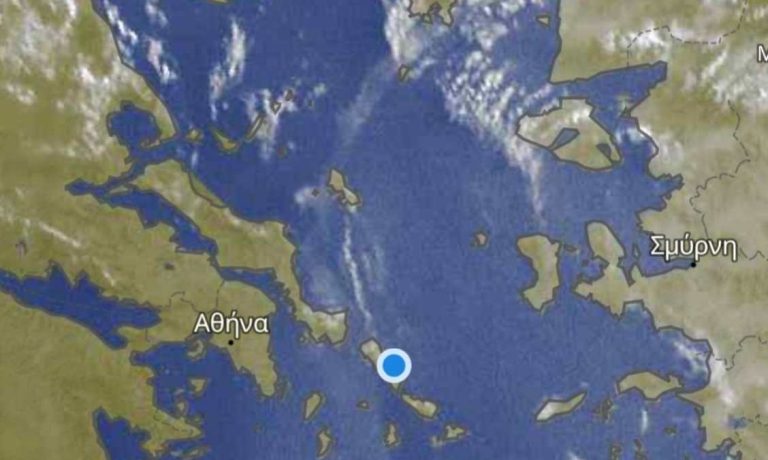 Το Αιγαίο «πνίγεται» στον καπνό: Αποπνικτική η ατμόσφαιρα από τις φλόγες στην Τουρκία – Έως την Άνδρο ο καμένος αέρας