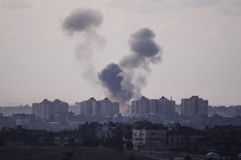 Κλιμακώνει τις επιχειρήσεις του το Ισραήλ γύρω από τη Γάζα