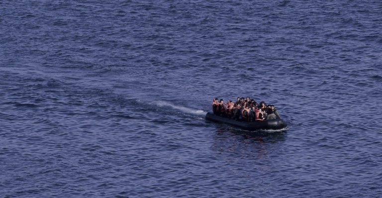 Χανιά: Ακόμη 50 πρόσφυγες και μετανάστες εντοπίστηκαν στην παραλία Τρυπητή της Γαύδου