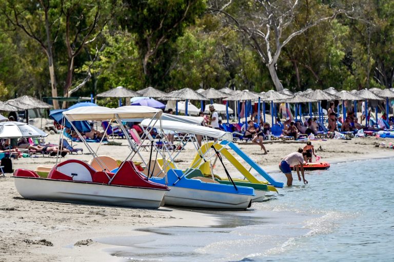 Λιγότεροι Ιταλοί θα προτιμήσουν παραθαλάσσιες διακοπές  λόγω αυξημένων τιμών