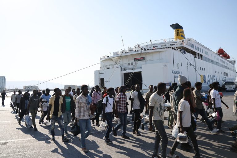 Μεταναστευτικό: Νέος συναγερμός και εξελίξεις – Τα ραντεβού στο Μαξίμου, η Λιβύη, η 11η Οκτωβρίου