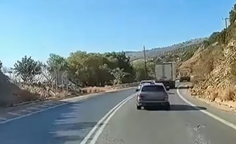 ΒΟΑΚ: Ρεσιτάλ οδικής ανευθυνότητας από οδηγό – Αποφεύχθηκε τελευταία στιγμή η σύγκρουση