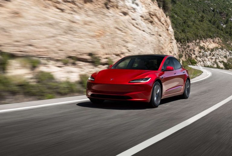 Tesla: Ο Μασκ στήριξε την μετοχή με 1 δισ. δολάρια