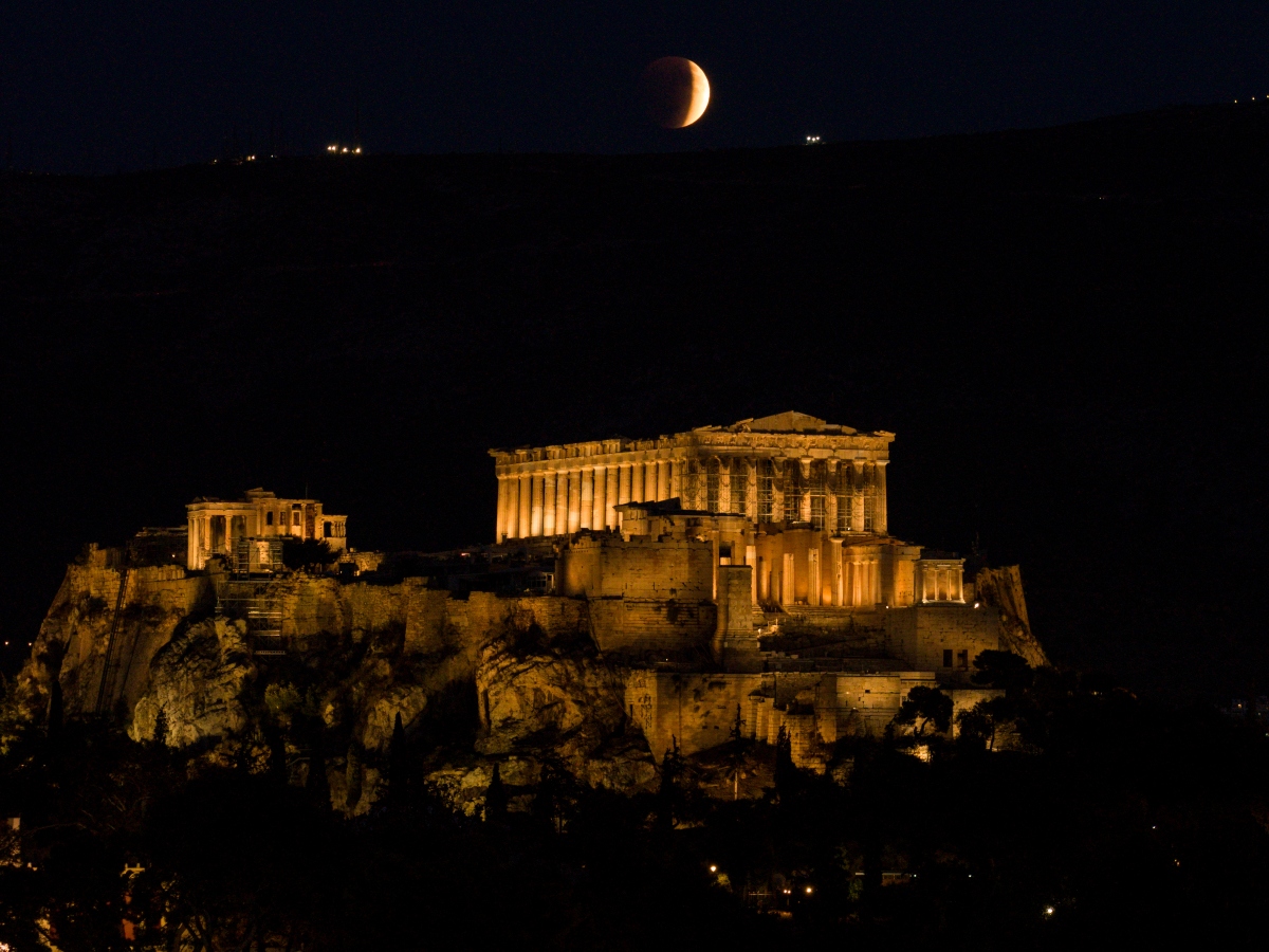 Φεγγάρι πάνω από την Ακρόπολη