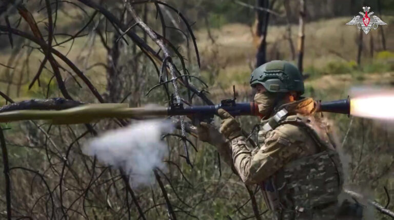 Ουκρανία: Τουλάχιστον ένας νεκρός και τραυματίες, ανάμεσα τους και ένα παιδί 9 ετών, σε βομβαρδισμό της Ρωσίας σε βορειοανατολική περιφέρεια