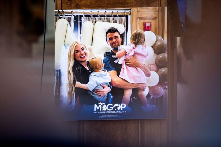 Ο Τσάρλι Κερκ περιγράφει στην κόρη του πώς γνώρισε τη μαμά της – Το viral βίντεο ραγίζει καρδιές