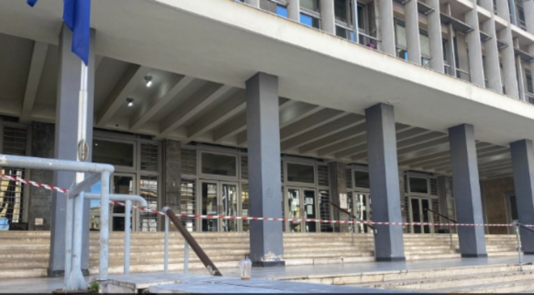 Θεσσαλονίκη: Εξαγοράσιμες οι ποινές για το αντρόγυνο με τα δύο μωρά που μπουσουλούσαν μόνα στον δρόμο