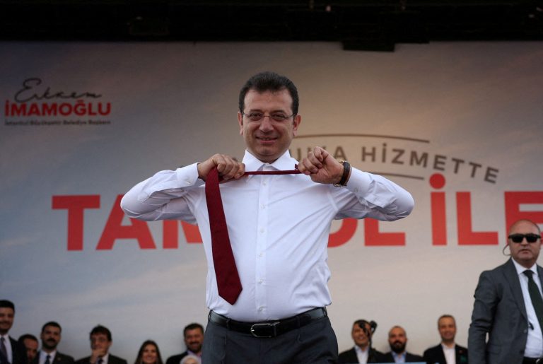 Οι δήμαρχοι είναι υπερασπιστές δημοκρατικών αξιών