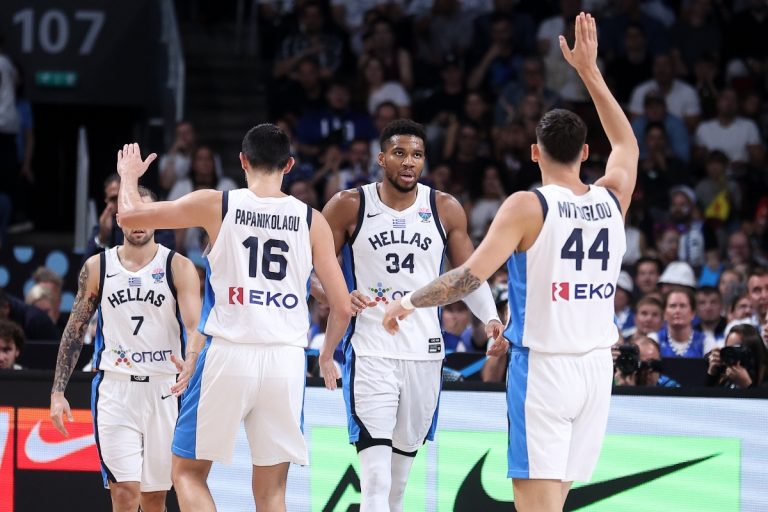 Ο Κυριάκος Μητσοτάκης πανηγυρίζει την κατάκτηση του χάλκινου μεταλλίου από την εθνική μπάσκετ: «Μετά από 16 χρόνια επέστρεψε εκεί όπου ανήκει»