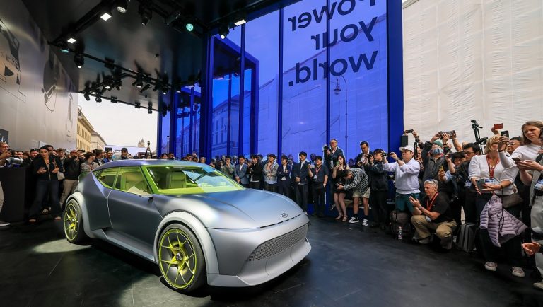 Hyundai: Και βέβαια θα θέλαμε στην παραγωγή το Concept THREE