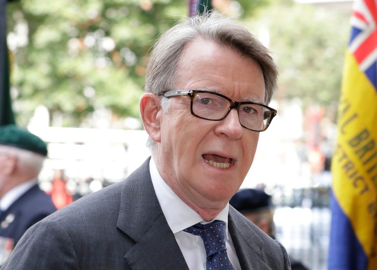 Πιέσεις στον Στάρμερ: Αποπομπή Μάντελσον ζητούν βουλευτές μετά τα emails με τον Έπσταϊν