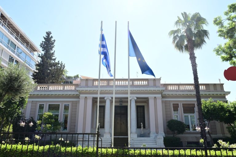 Κυβερνητικές πηγές: «Ο Νίκος Ανδρουλάκης από τη ΔΕΘ επανέφερε τα “πράσινα λεφτόδεντρα”, ισοπεδωτικές και ανεύθυνες λογικές»