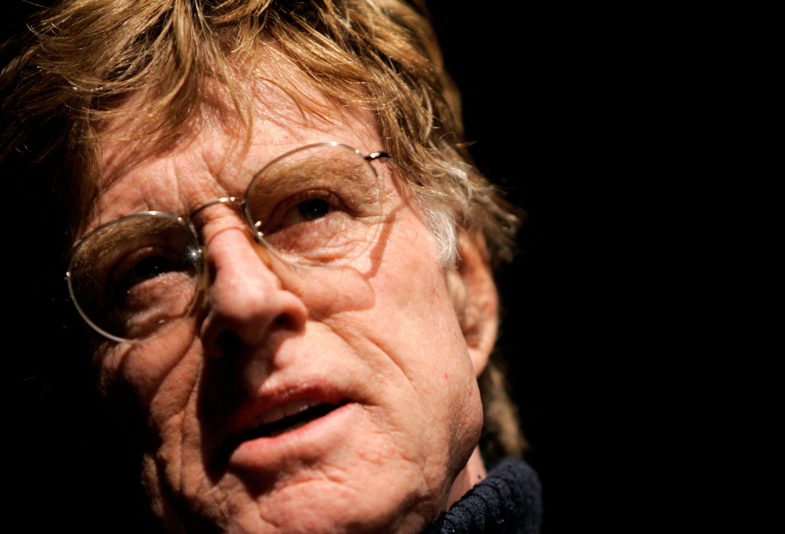 FILE PHOTO: Actor Robert Redford speaks at the premiere of "Friends with Money" in Park City Ρόμπερτ Ρέντφορντ