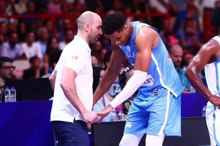 Ο Σπανούλης για τη «μάχη» Αντετοκούνμπο με Σενγκούν: Σαν τον Γιάννη δεν υπάρχει άλλος παίκτης στο Eurobasket, είναι ο MVP