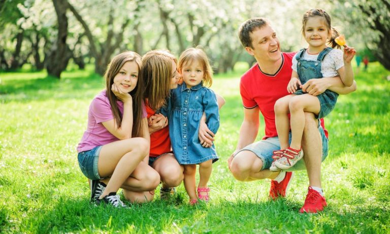 Το νέο φορολογικό τοπίο για τους πολύτεκνους – Τα τέσσερα σημεία «κλειδιά» στα μέτρα