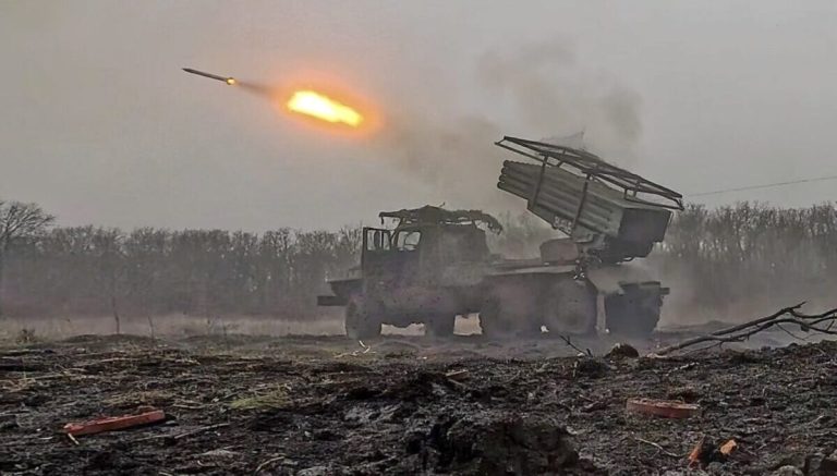 Ουκρανία: Τρεις νεκροί στην επαρχία Ντονέτσκ – η Μόσχα ανακοίνωσε την κατάληψη νέου χωριού