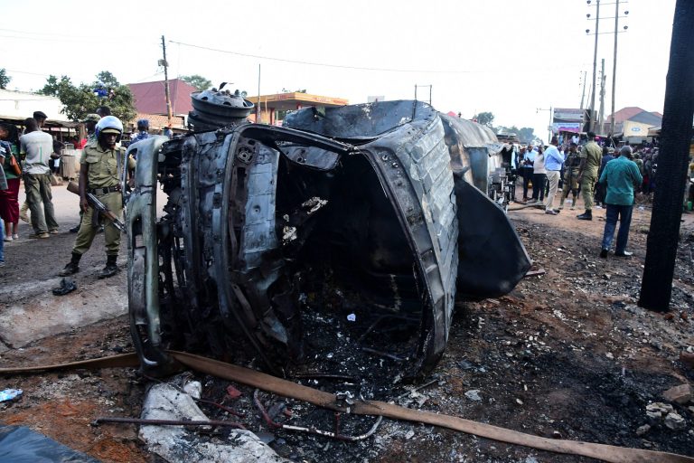 Ουγκάντα: Τουλάχιστον 63 νεκροί σε μετωπική σύγκρουση λεωφορείων