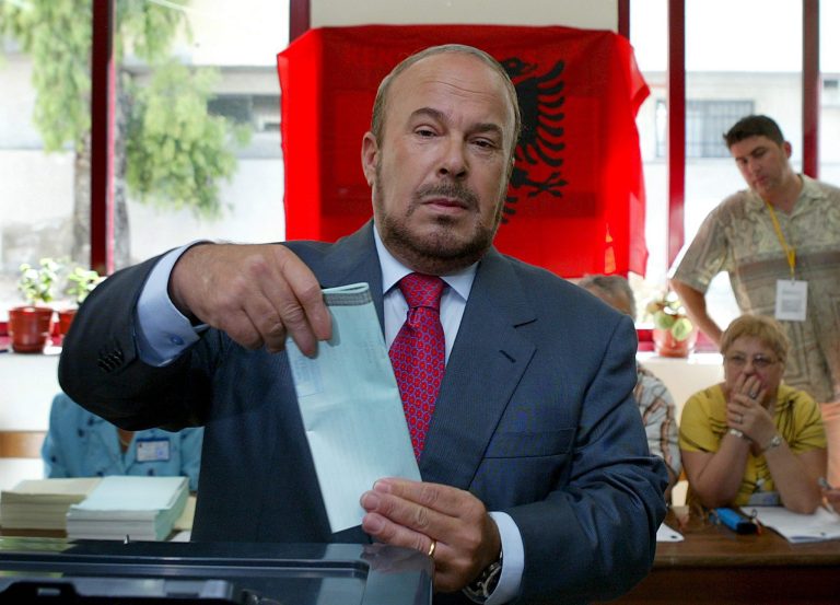 Πέθανε ο πρώην πρωθυπουργός της Αλβανίας Φάτος Νάνο