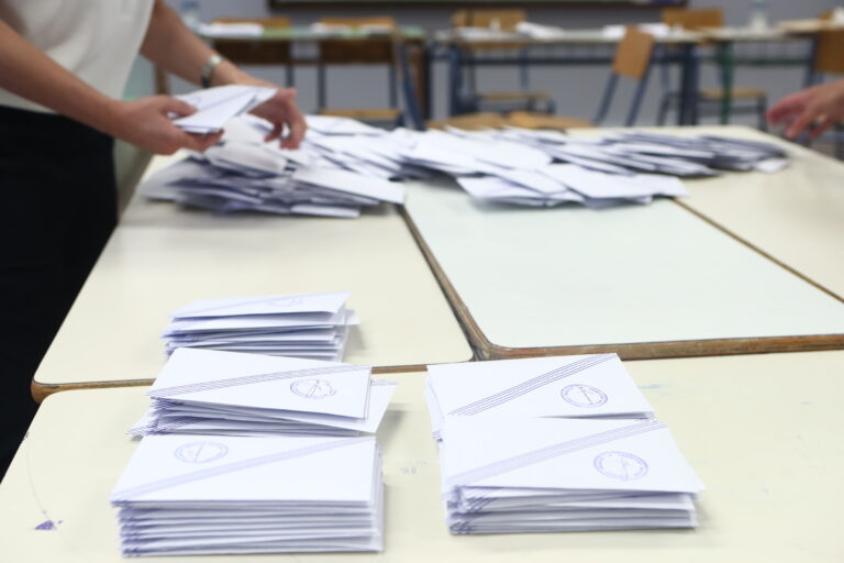 Δημοσκόπηση Pulse: Σταθερή πρωτιά της ΝΔ έναντι του ΠΑΣΟΚ