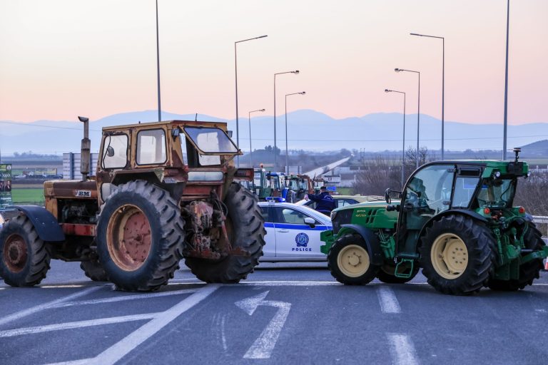 ΟΠΕΚΕΠΕ: Ένταση στη Βουλή, οργή στα χωράφια – Αγρότες ετοιμάζουν μπλόκα ενώ «φουντώνει» η Εξεταστική