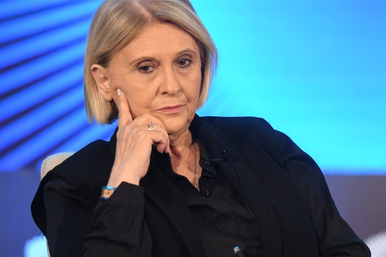 ΠΑΣΟΚ: Ο κ. Μητσοτάκης οφείλει σήμερα να διαγράψει τη Σοφία Βούλτεψη